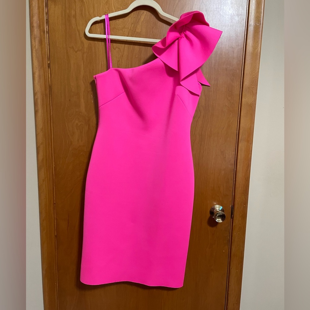 Gorgeous one shoulder dress. Perfect for the derby or a summer party!